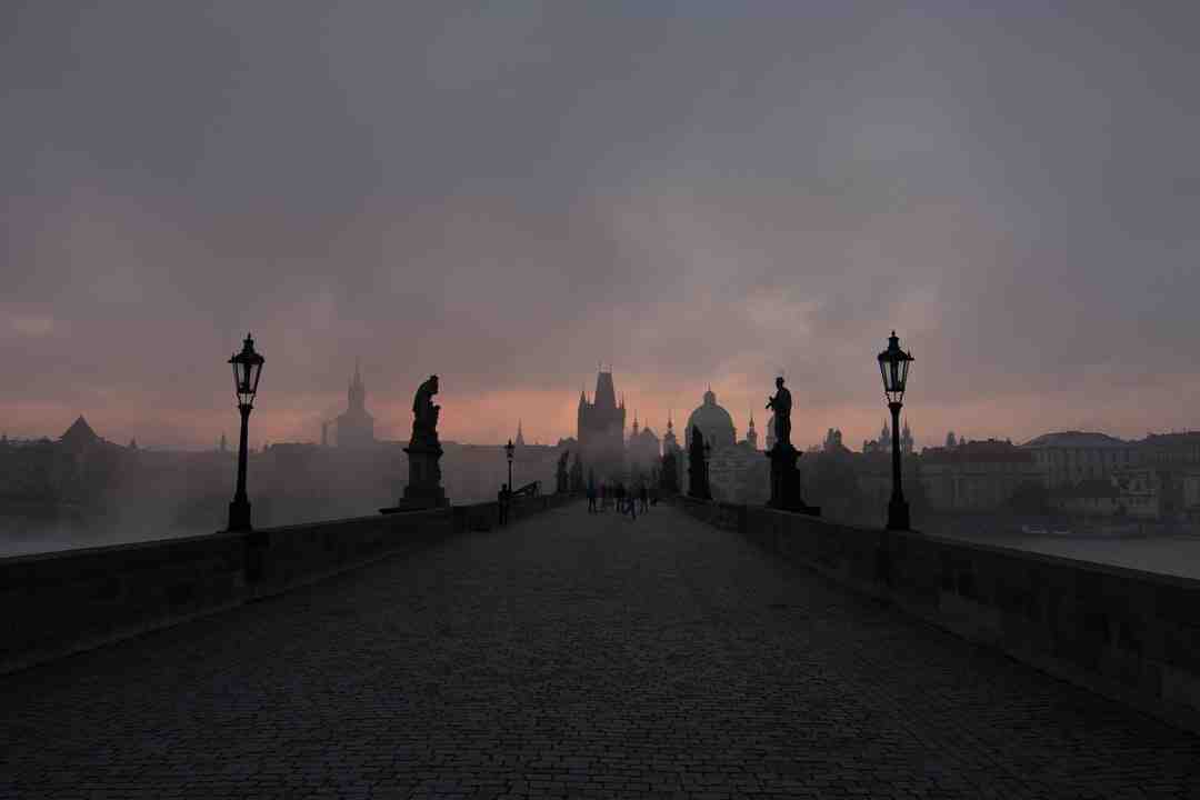 Is Elden Ring similar to Dark Souls?