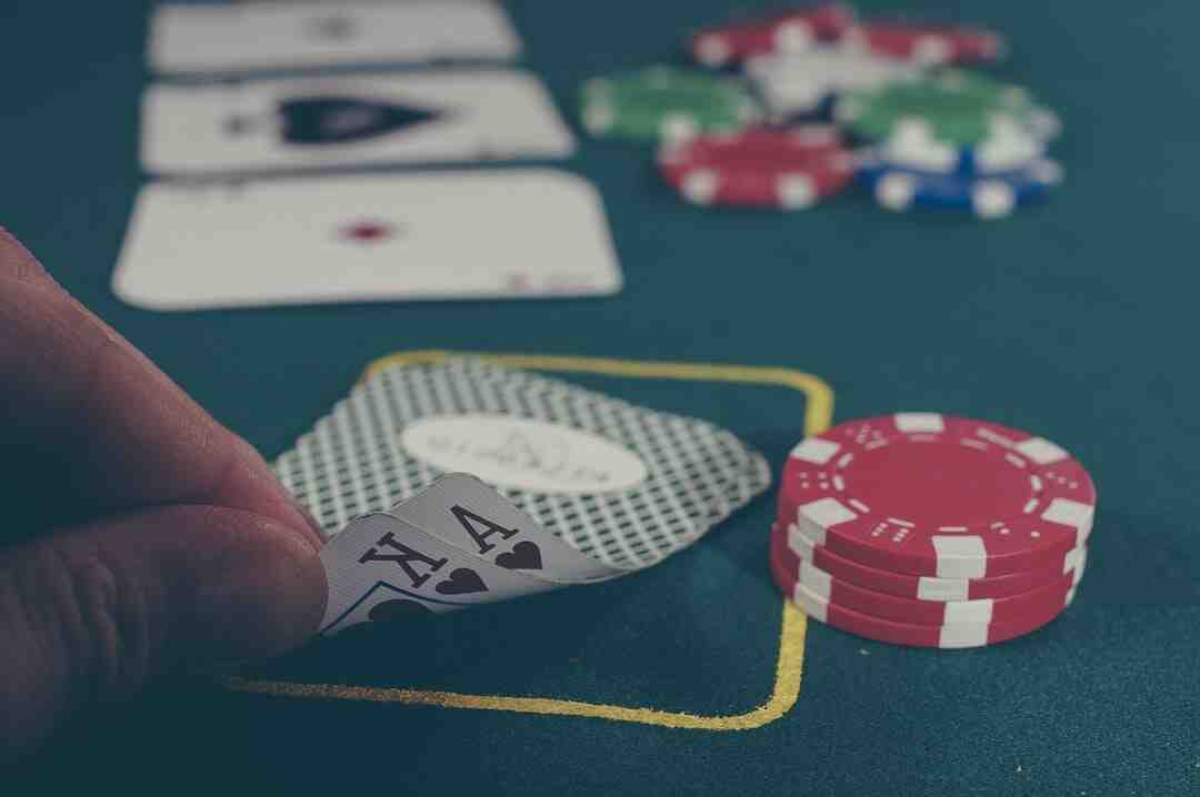 Can you play poker on stream?