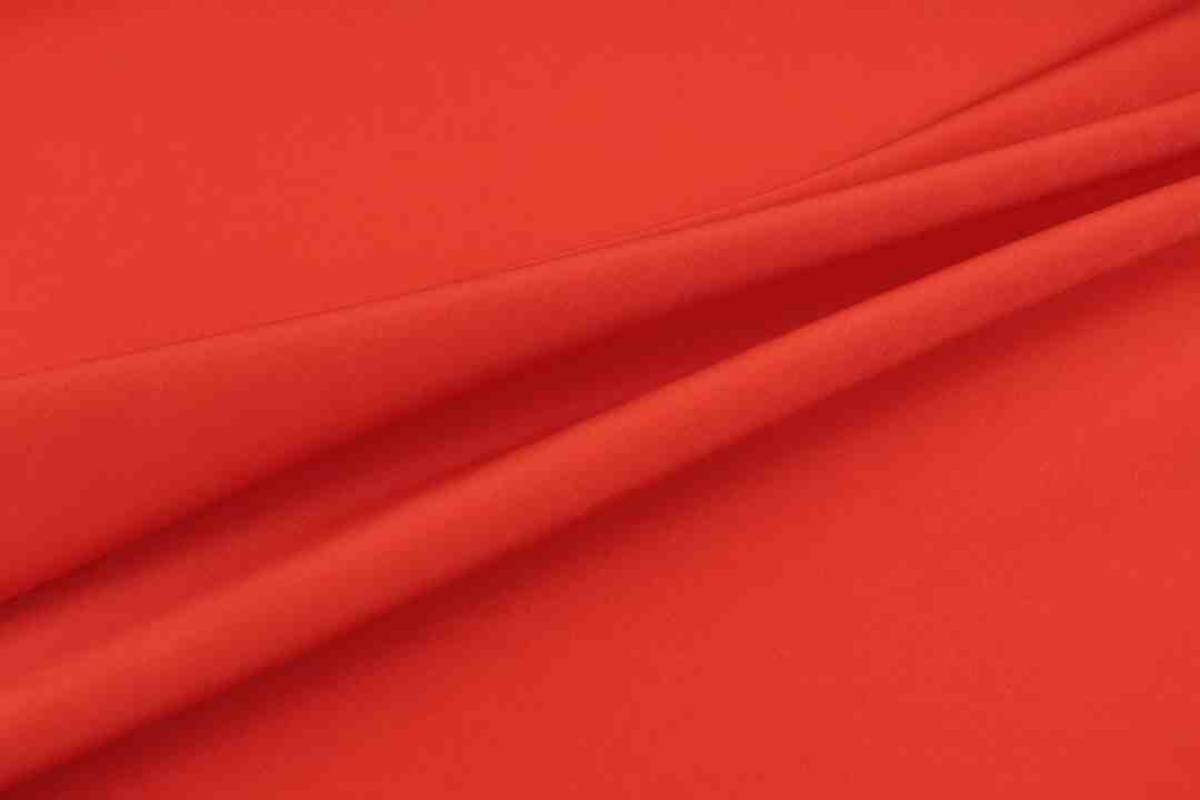 Comment s'appelle l'ami de Sonic en rouge ?