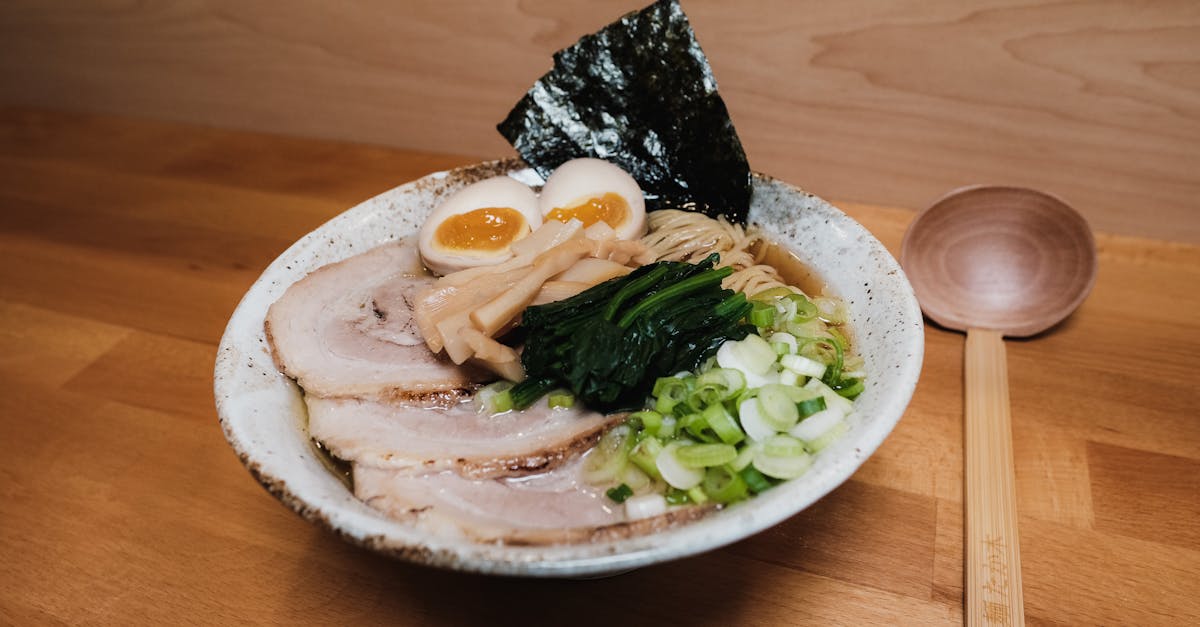 découvrez les pousses de bambou, un ingrédient savoureux et croquant, riche en nutriments et idéal pour vos plats asiatiques. apprenez à les cuisiner et à les intégrer dans vos recettes pour ajouter une touche exotique à votre cuisine.