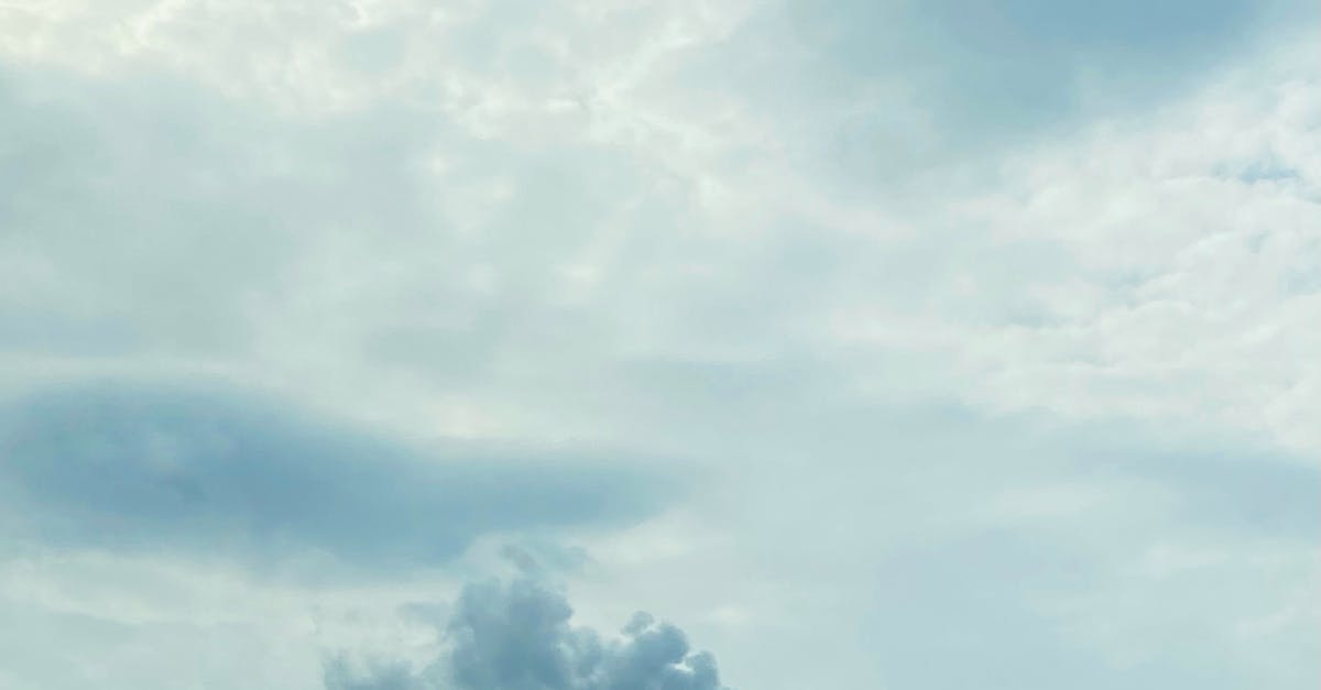 découvrez tout sur l'impact carbone : définitions, enjeux environnementaux, moyens de calcul et solutions pour réduire votre empreinte écologique au quotidien.