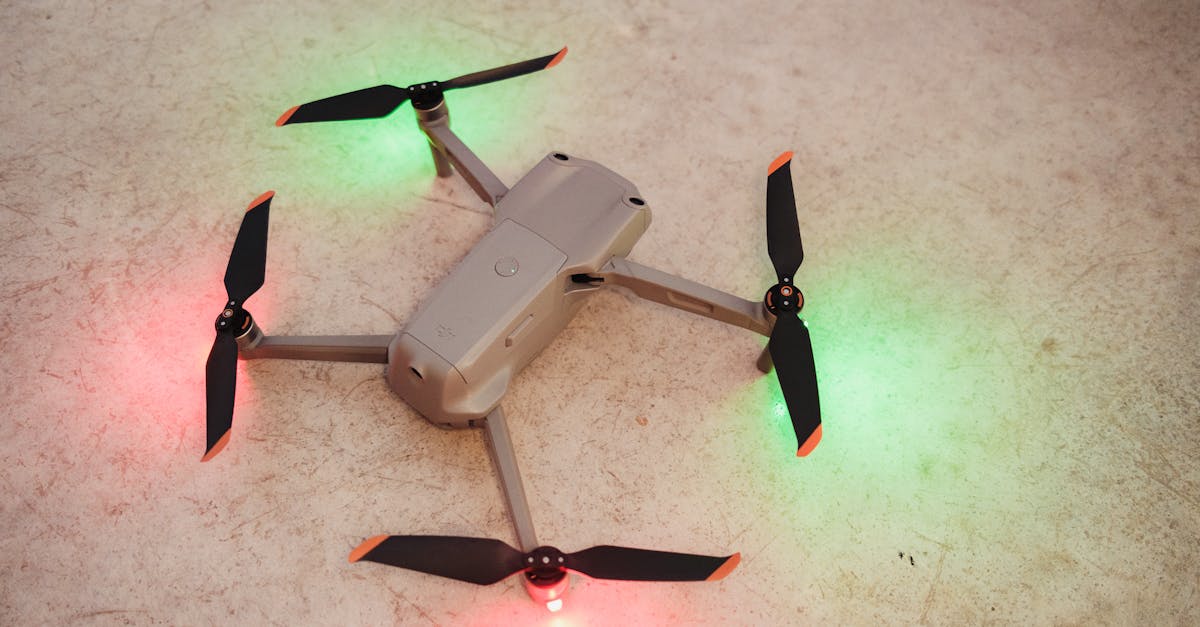 découvrez nos solutions avancées de drone surveillance pour une sécurité optimale et une surveillance efficace de vos sites sensibles.