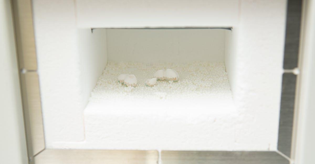 découvrez notre four à céramique (kiln) performant, idéal pour la cuisson de vos créations artistiques avec précision et qualité.