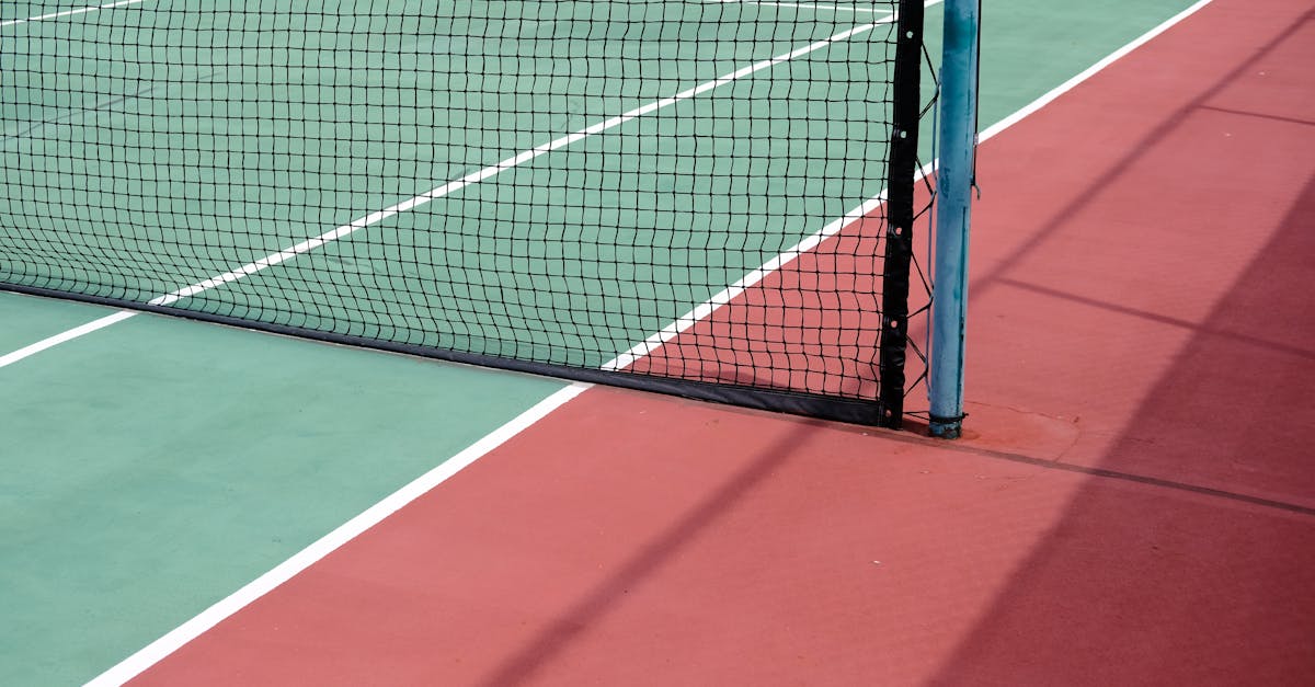 découvrez tout sur les matchs de tennis en simple : règles, techniques, conseils et actualités pour les joueurs de tennis passionnés.