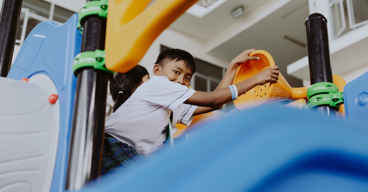 découvrez notre aire de jeux sécurisée et amusante, parfaite pour les enfants de tous âges. un espace idéal pour s’amuser, apprendre et se faire des amis en toute sécurité.