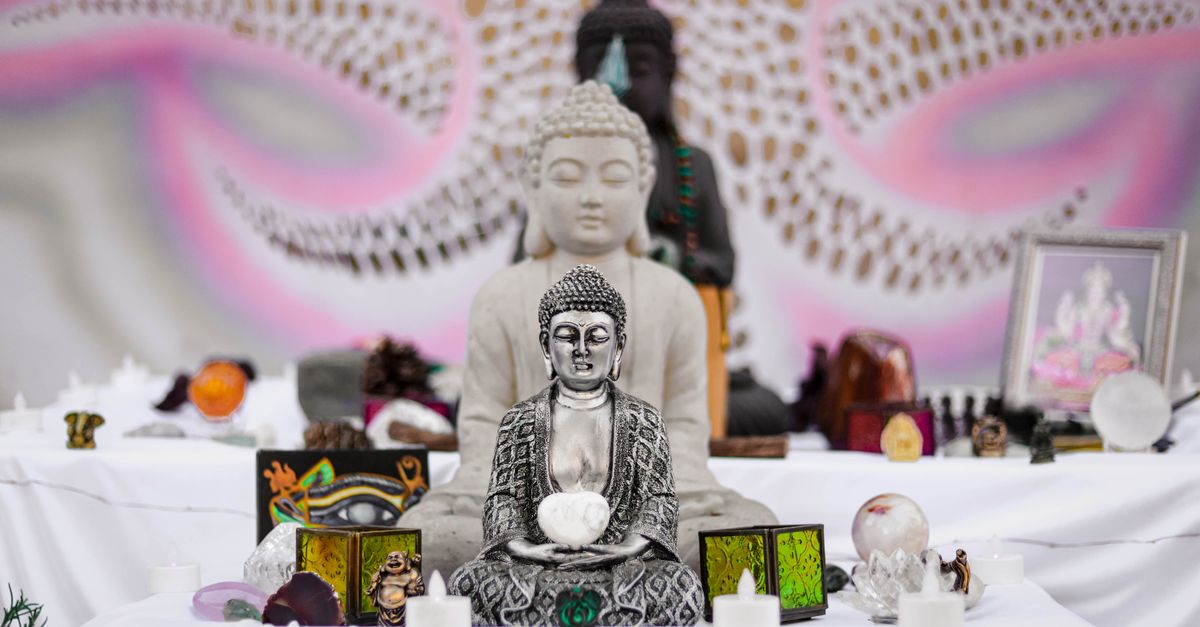 découvrez l'autel de la vie, un symbole puissant de spiritualité et de renouveau, inspirant la paix intérieure et la connexion profonde avec l'essence de l'existence.