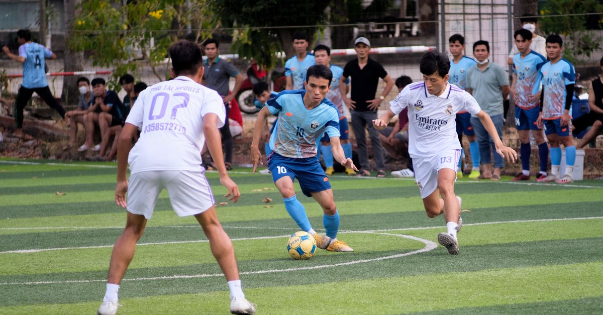 découvrez notre jeu de football passionnant où stratégie et vitesse s'unissent pour offrir une expérience sportive unique. jouez maintenant et devenez le champion du terrain !