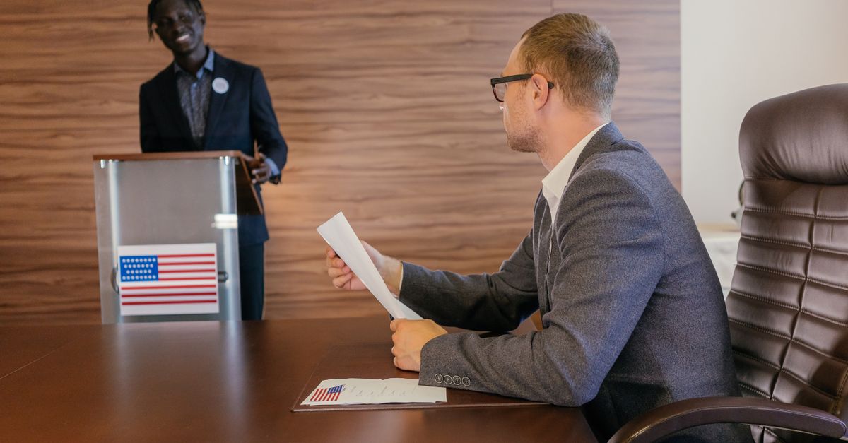 découvrez l'importance de l'engagement politique, comment participer activement à la vie démocratique et influencer les décisions publiques pour un avenir meilleur.