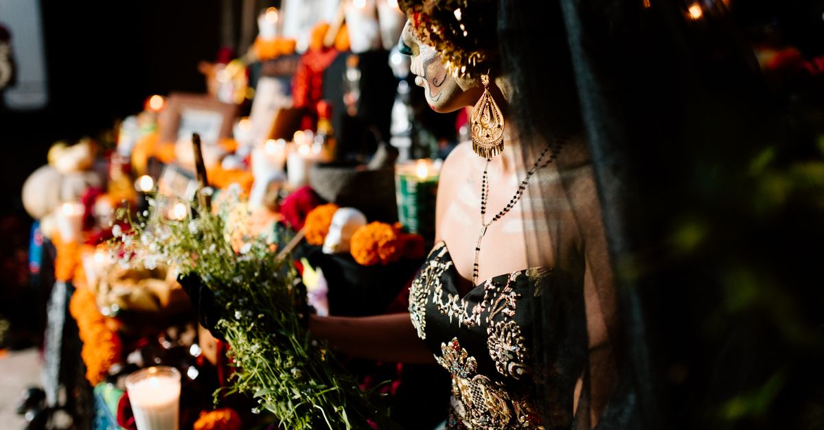 découvrez vida altars, des autels uniques et personnalisés pour honorer vos proches et célébrer vos traditions avec élégance et spiritualité.